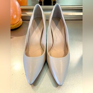 Beige/cream Pumps Charles David - size 9.5 - lightly worn